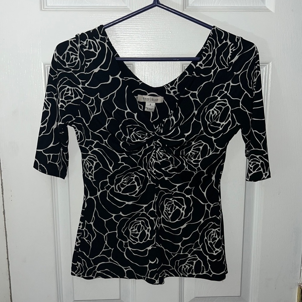 White House Black Market Twist Front Floral Quarter Sleeve Blouse Size Small